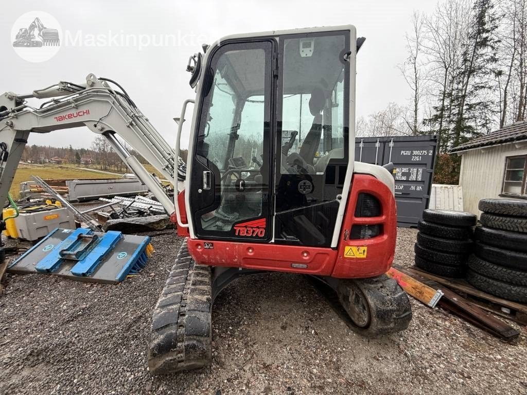 Takeuchi TB 370 - Pelle sur chenille: photos 3 Takeuchi TB 370 - Pelle sur chenille: photos 3