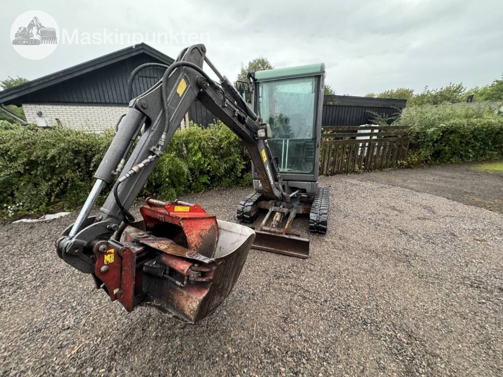Volvo EC 18 C - Mini pelle: photos 1 Volvo EC 18 C - Mini pelle: photos 1