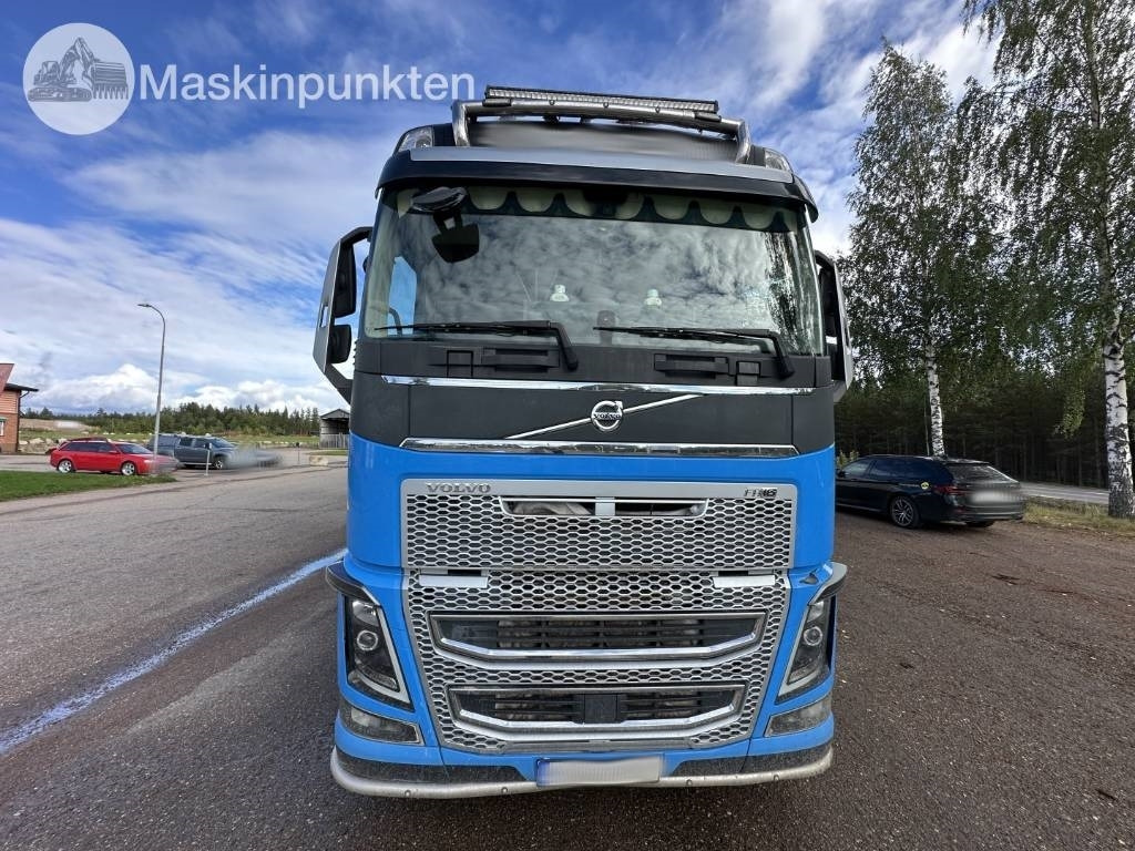 Volvo FH 16 750 - Camion plateau, Camion grue: photos 3 Volvo FH 16 750 - Camion plateau, Camion grue: photos 3