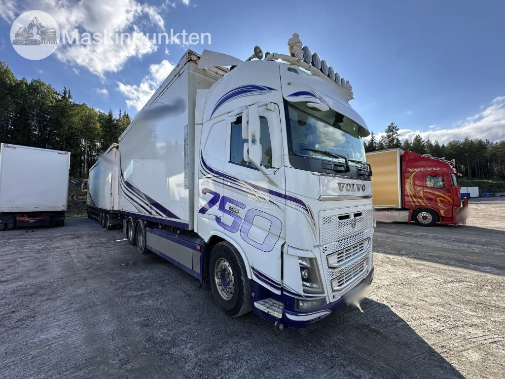Volvo FH 16 750 - Camion fourgon: photos 4 Volvo FH 16 750 - Camion fourgon: photos 4