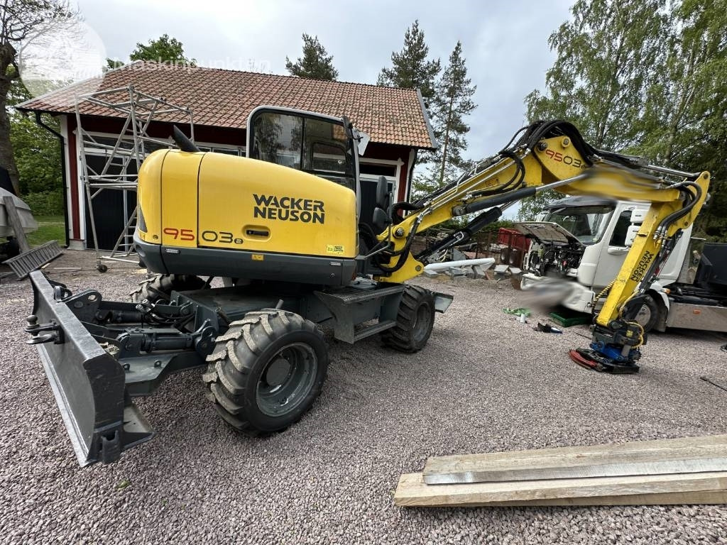 Wacker Neuson 9503 - Pelle sur pneus: photos 4 Wacker Neuson 9503 - Pelle sur pneus: photos 4