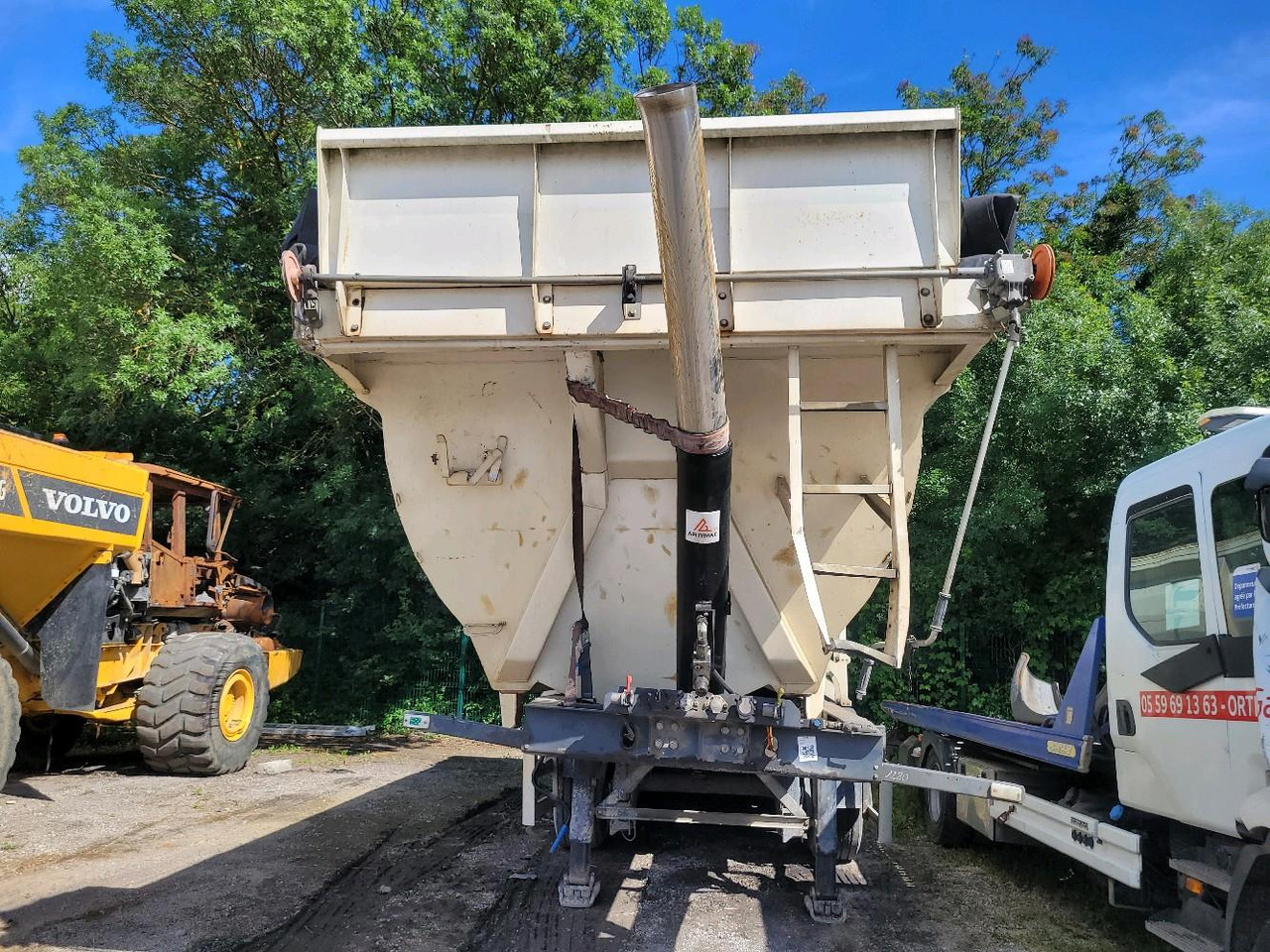 LOUAULT BENNE TP SR39 - Semi-remorque benne: photos 2 LOUAULT BENNE TP SR39 - Semi-remorque benne: photos 2