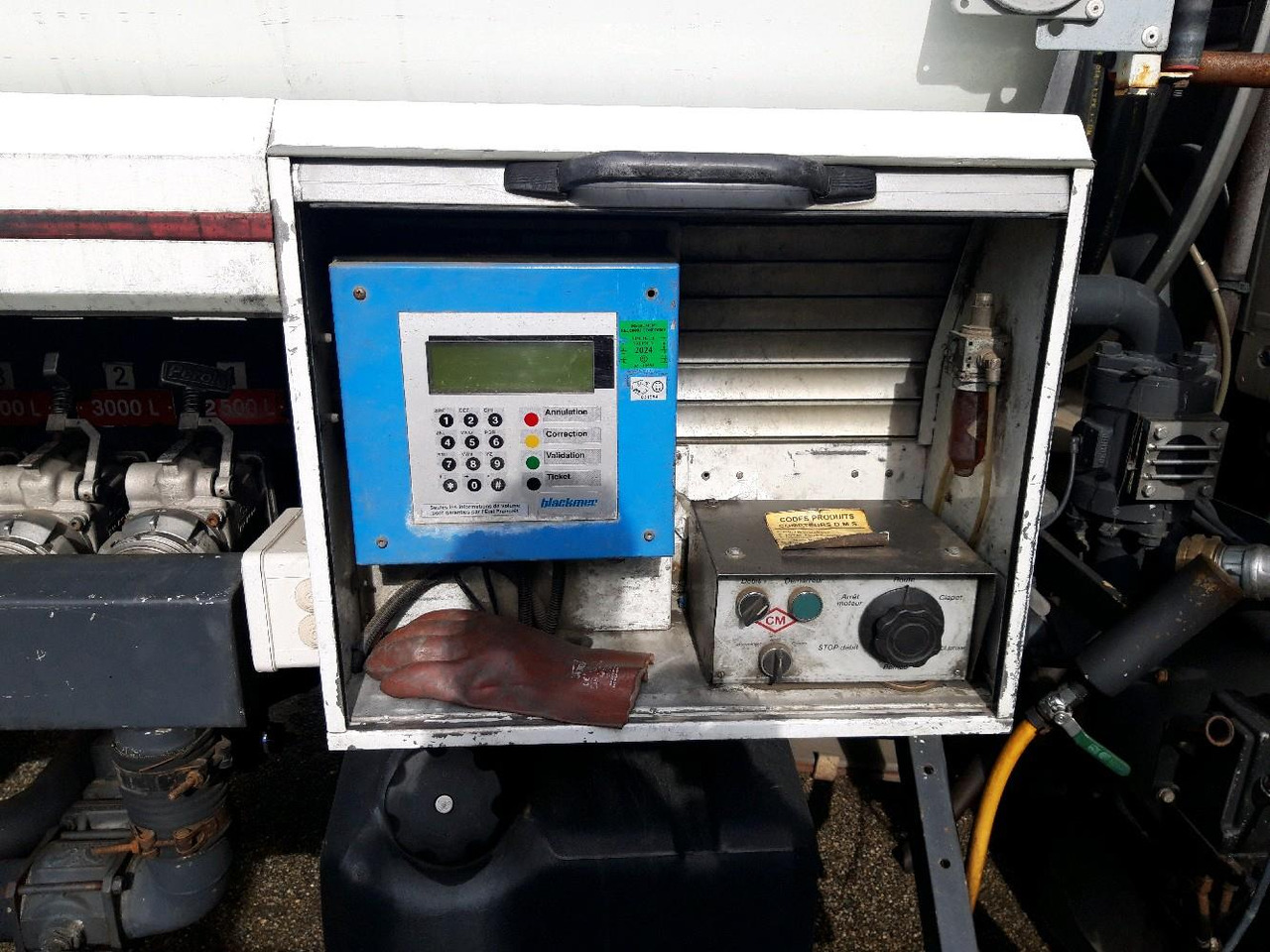 Crédit-bail de RENAULT MIDLUM CITERNE 7500 RENAULT MIDLUM CITERNE 7500: photos 14 Crédit-bail de RENAULT MIDLUM CITERNE 7500 RENAULT MIDLUM CITERNE 7500: photos 14