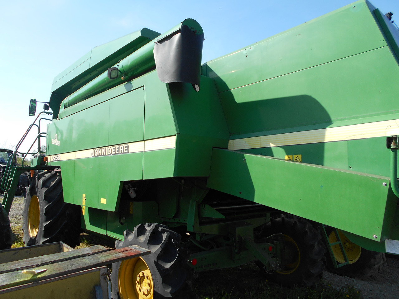 Kombajn do zboża John deer 2258 - Moissonneuse-batteuse: photos 3 Kombajn do zboża John deer 2258 - Moissonneuse-batteuse: photos 3