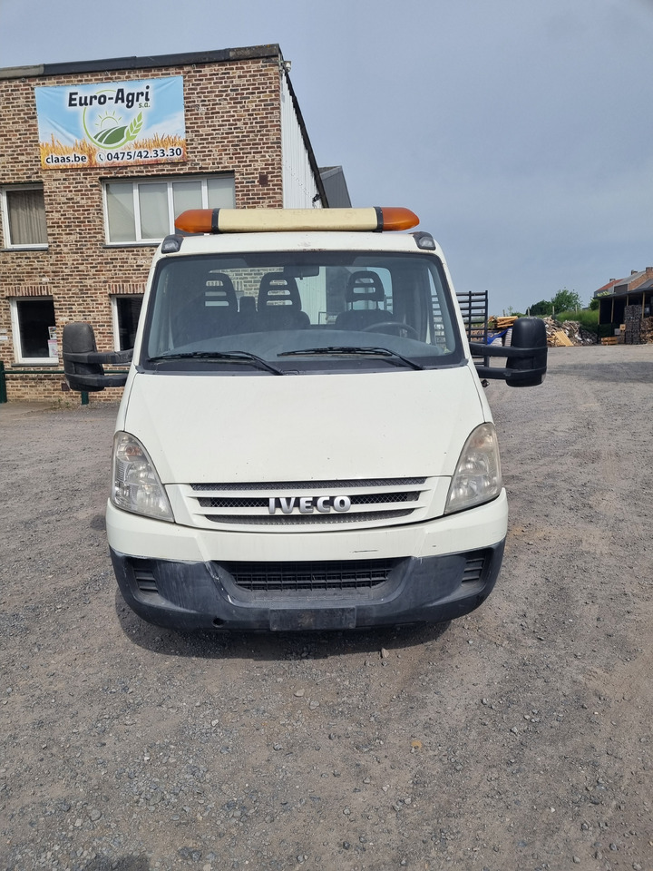 IVECO DAILY 35C18 - Tracteur routier: photos 3 IVECO DAILY 35C18 - Tracteur routier: photos 3
