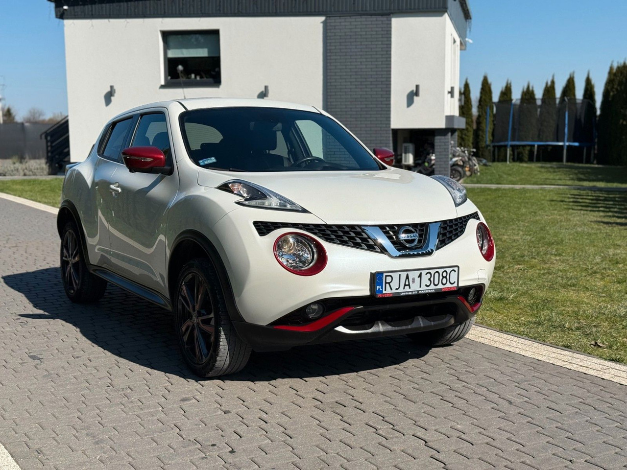 Nissan Juke N-Connecta - SUV: photos 4 Nissan Juke N-Connecta - SUV: photos 4