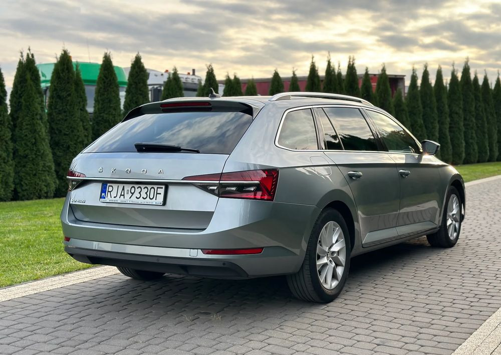Skoda Superb 2.0 TDI SCR Style DSG - Voiture: photos 5 Skoda Superb 2.0 TDI SCR Style DSG - Voiture: photos 5
