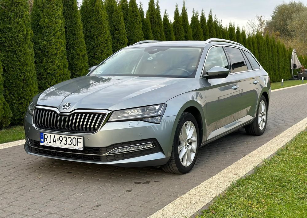 Skoda Superb 2.0 TDI SCR Style DSG - Voiture break: photos 1 Skoda Superb 2.0 TDI SCR Style DSG - Voiture break: photos 1