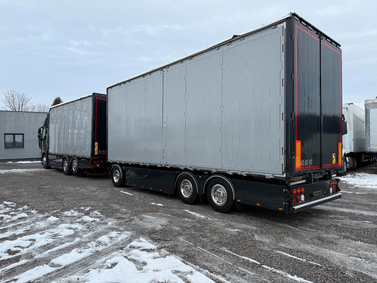 Volvo FH16 660 HP XL TANDEM 6x2 LIMITED EDITION - Camion à rideaux coulissants: photos 5 Volvo FH16 660 HP XL TANDEM 6x2 LIMITED EDITION - Camion à rideaux coulissants: photos 5