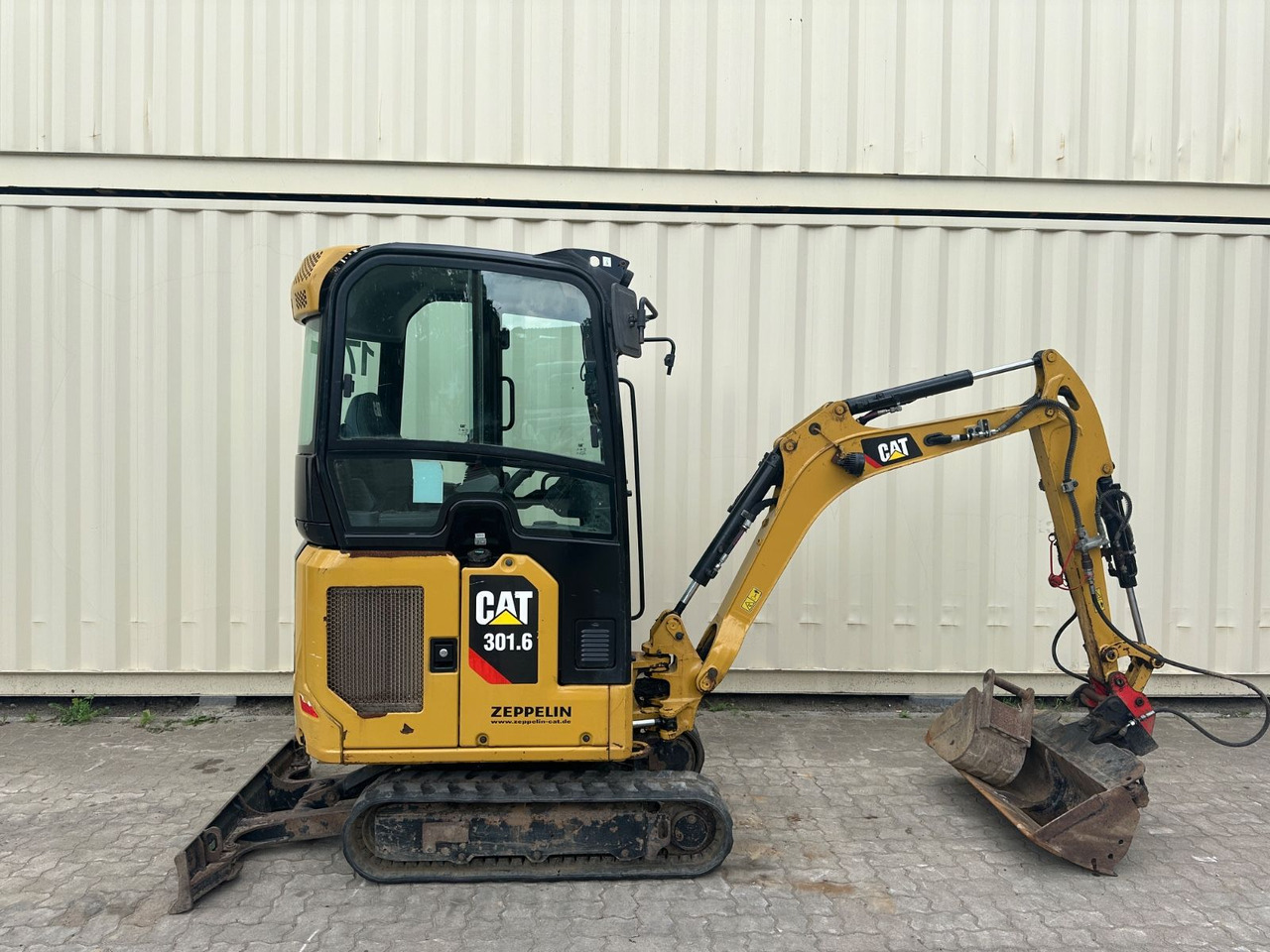 CAT 301.6 / 2019 BJ / 2 x Löffel / 2.076 H - Mini pelle: photos 5 CAT 301.6 / 2019 BJ / 2 x Löffel / 2.076 H - Mini pelle: photos 5