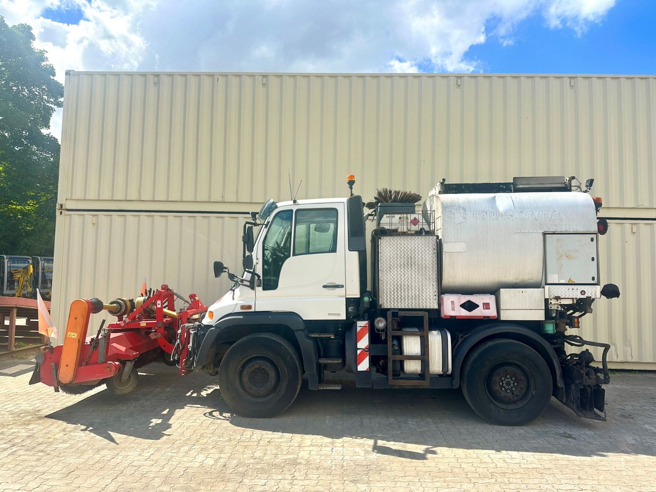 Unimog U400 Schäfer-Technic Bitum/Asphalt / TÜV 02/2026 - Camion: photos 2 Unimog U400 Schäfer-Technic Bitum/Asphalt / TÜV 02/2026 - Camion: photos 2