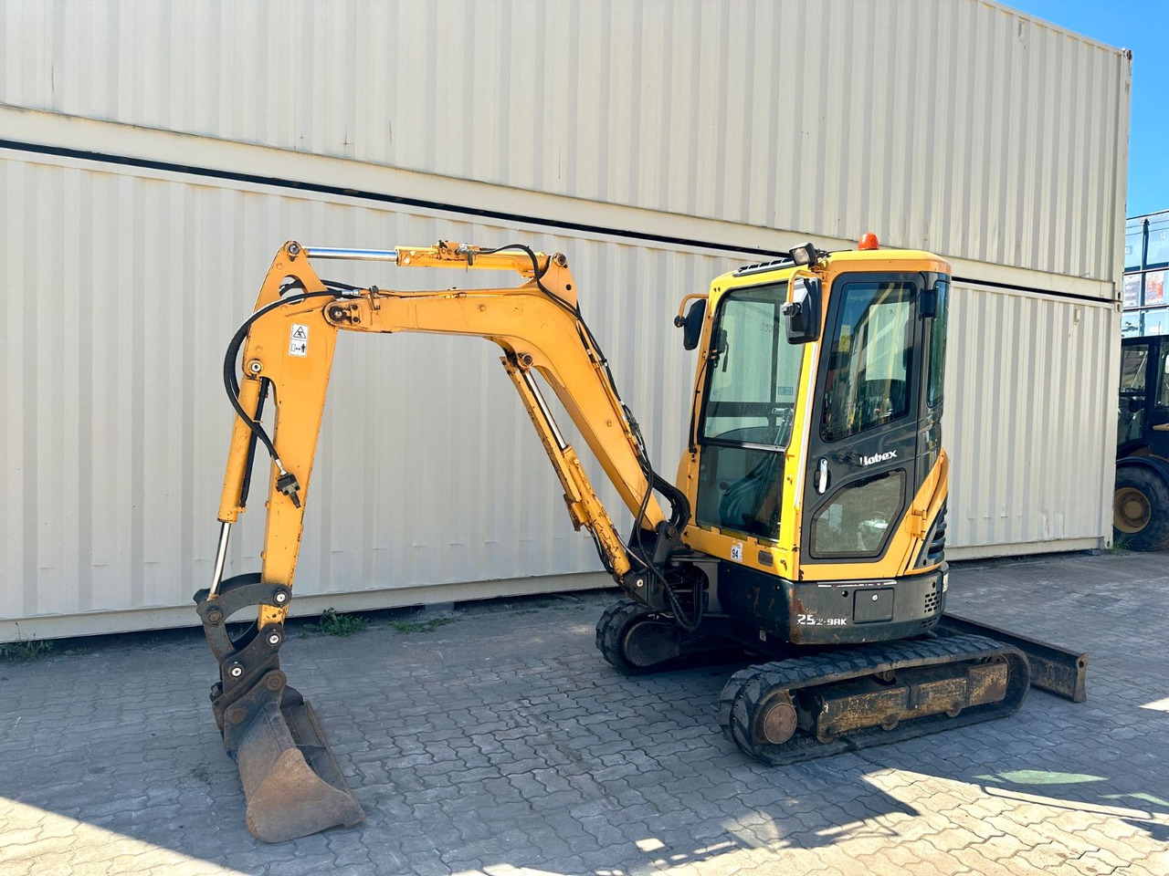 Hyundai Robex25Z-9AK / 2018 BJ / 2.962 H / 2.580 KG - Mini pelle: photos 1 Hyundai Robex25Z-9AK / 2018 BJ / 2.962 H / 2.580 KG - Mini pelle: photos 1