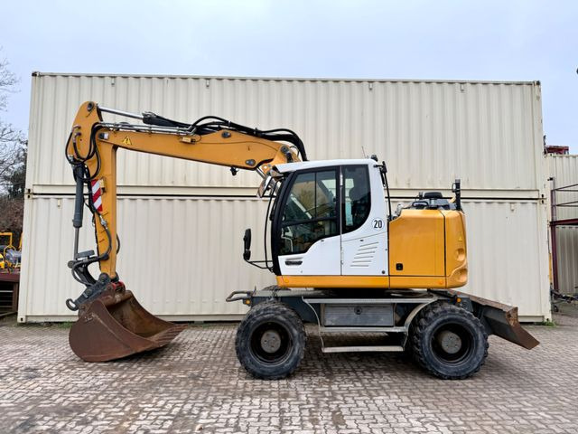 Liebherr A914 Compact / 2017 BJ / 9.979 H / OilQuick - Pelle sur pneus: photos 2 Liebherr A914 Compact / 2017 BJ / 9.979 H / OilQuick - Pelle sur pneus: photos 2