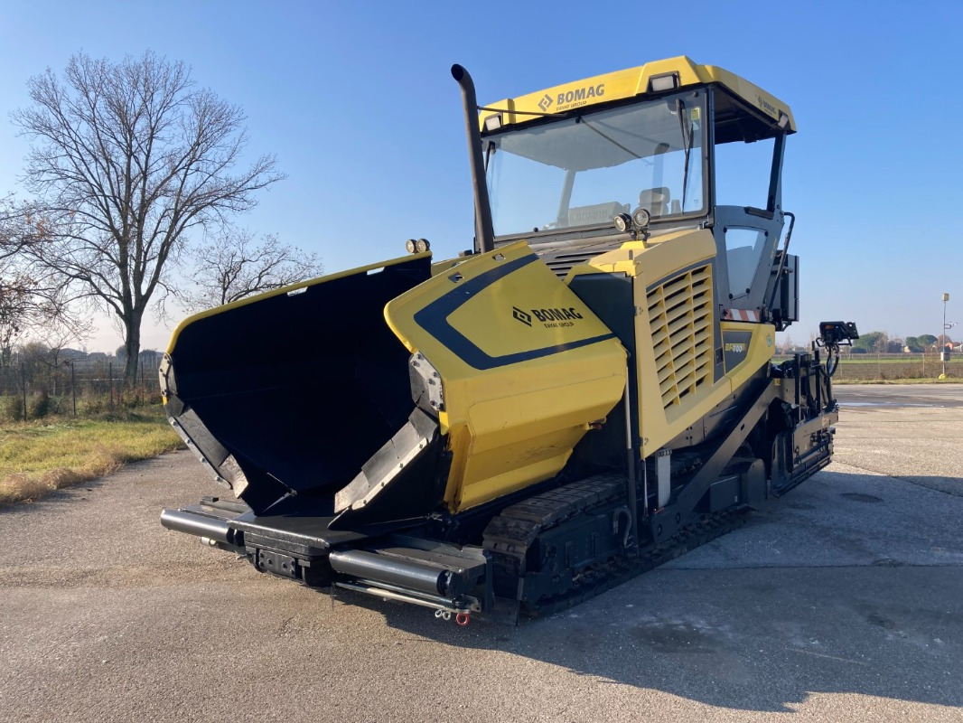 BOMAG IT BF 700 C-2 S500  Stage IV/Tier 4f - Finisseur: photos 1 BOMAG IT BF 700 C-2 S500  Stage IV/Tier 4f - Finisseur: photos 1
