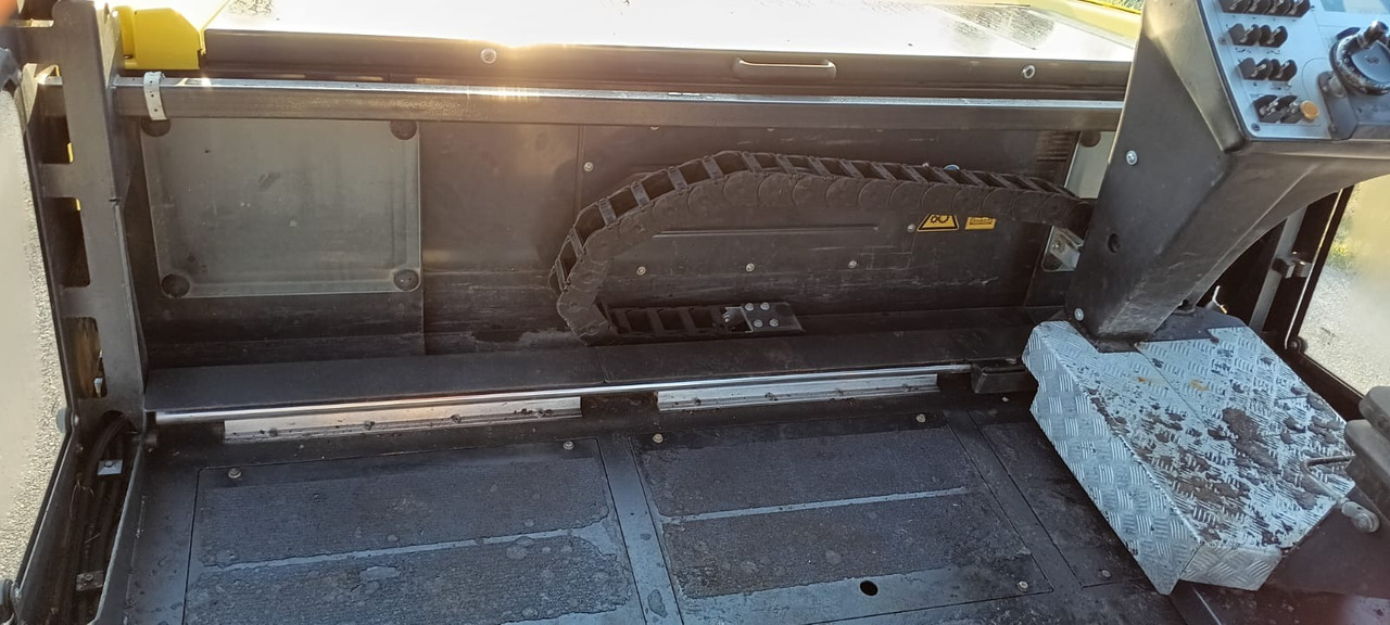 Finisseur BOMAG IT BF 700 C-2 S500  Stage IV/Tier 4f: photos 10