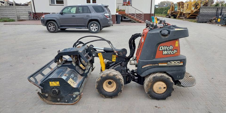 Rotadairon BRD50 mulczer kosiarka Ditch Witch R300, Avant - Broyeur à axe horizontal: photos 1 Rotadairon BRD50 mulczer kosiarka Ditch Witch R300, Avant - Broyeur à axe horizontal: photos 1