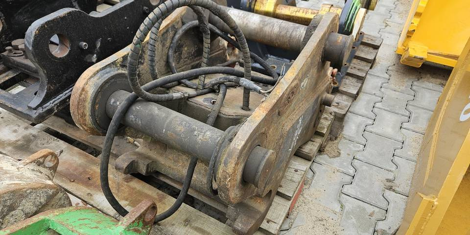 Szybkozłącze hydrauliczne Liebherr SW48 sworzeń 80 mm - Attache rapide: photos 3 Szybkozłącze hydrauliczne Liebherr SW48 sworzeń 80 mm - Attache rapide: photos 3