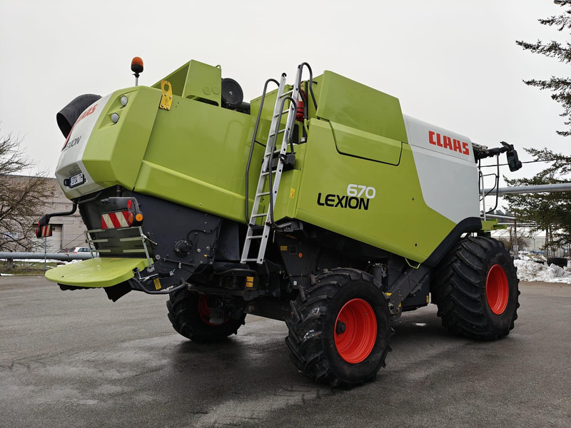 Claas Lexion 670 - Moissonneuse-batteuse: photos 4 Claas Lexion 670 - Moissonneuse-batteuse: photos 4