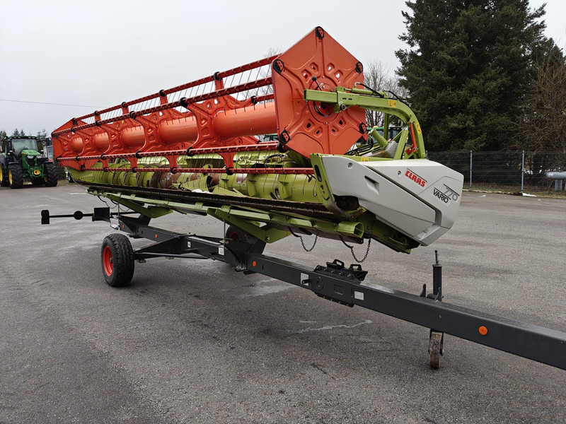 Claas Lexion 670 - Moissonneuse-batteuse: photos 2 Claas Lexion 670 - Moissonneuse-batteuse: photos 2