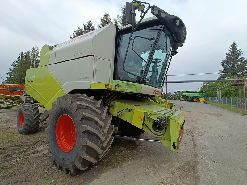 Claas Tucano 480 V750 - Moissonneuse-batteuse: photos 5 Claas Tucano 480 V750 - Moissonneuse-batteuse: photos 5
