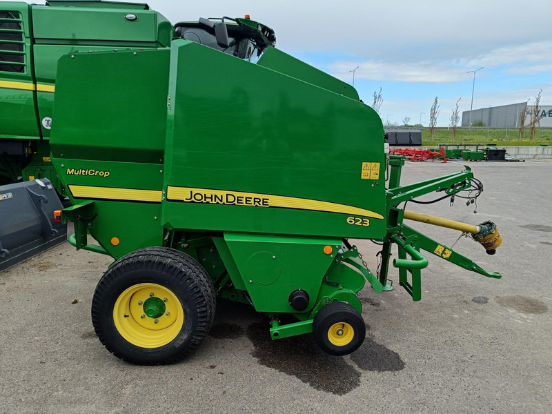 John Deere 623N - Presse à balles rondes: photos 5 John Deere 623N - Presse à balles rondes: photos 5