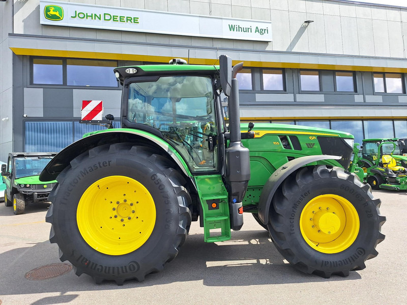 John Deere 6R 155 Autopower - Tracteur agricole: photos 2 John Deere 6R 155 Autopower - Tracteur agricole: photos 2