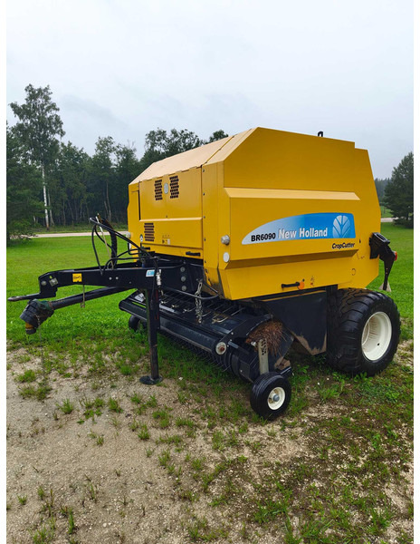 New Holland BR 6090 - Presse à balles rondes: photos 1 New Holland BR 6090 - Presse à balles rondes: photos 1