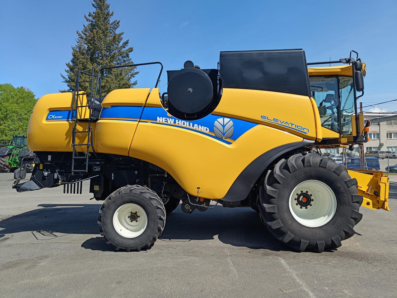 New Holland CX6090 - Moissonneuse-batteuse: photos 2 New Holland CX6090 - Moissonneuse-batteuse: photos 2
