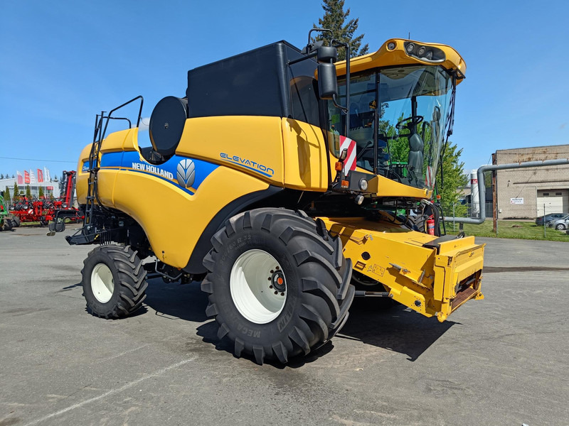 New Holland CX6090 - Moissonneuse-batteuse: photos 1 New Holland CX6090 - Moissonneuse-batteuse: photos 1
