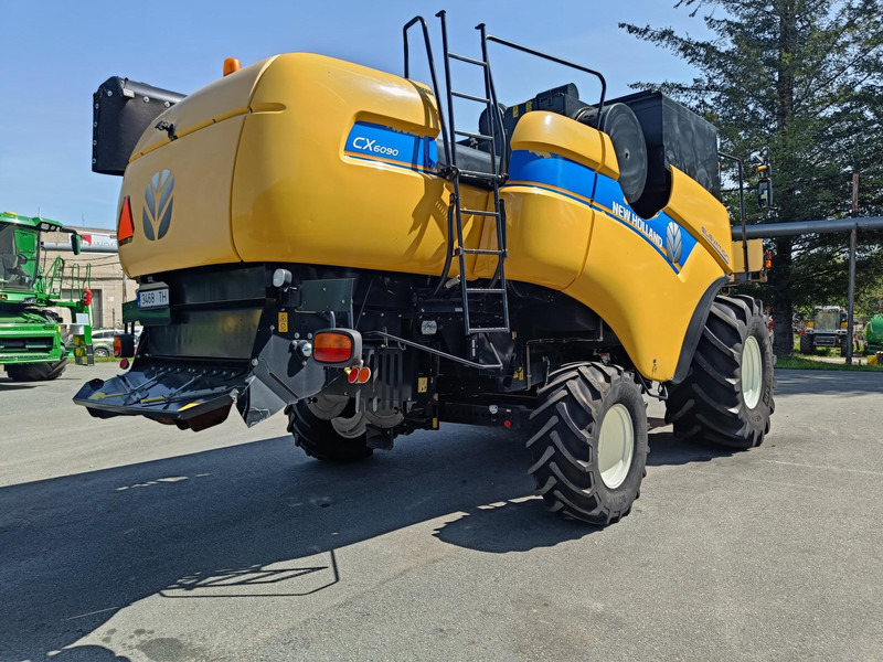 New Holland CX6090 - Moissonneuse-batteuse: photos 3 New Holland CX6090 - Moissonneuse-batteuse: photos 3