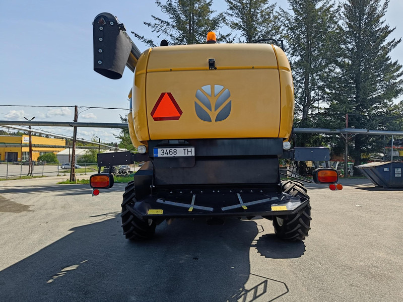 New Holland CX6090 - Moissonneuse-batteuse: photos 4 New Holland CX6090 - Moissonneuse-batteuse: photos 4