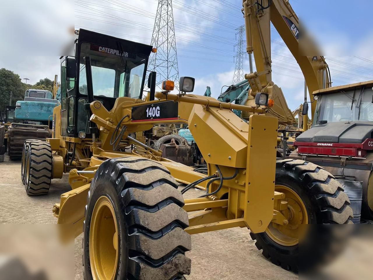 CATERPILLAR 140G - Niveleuse: photos 1 CATERPILLAR 140G - Niveleuse: photos 1