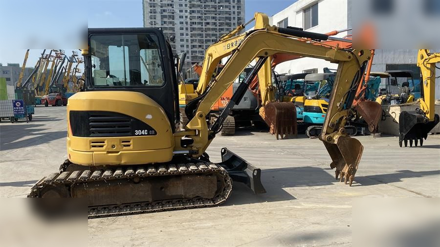 CATERPILLAR 304C - Mini pelle: photos 1 CATERPILLAR 304C - Mini pelle: photos 1