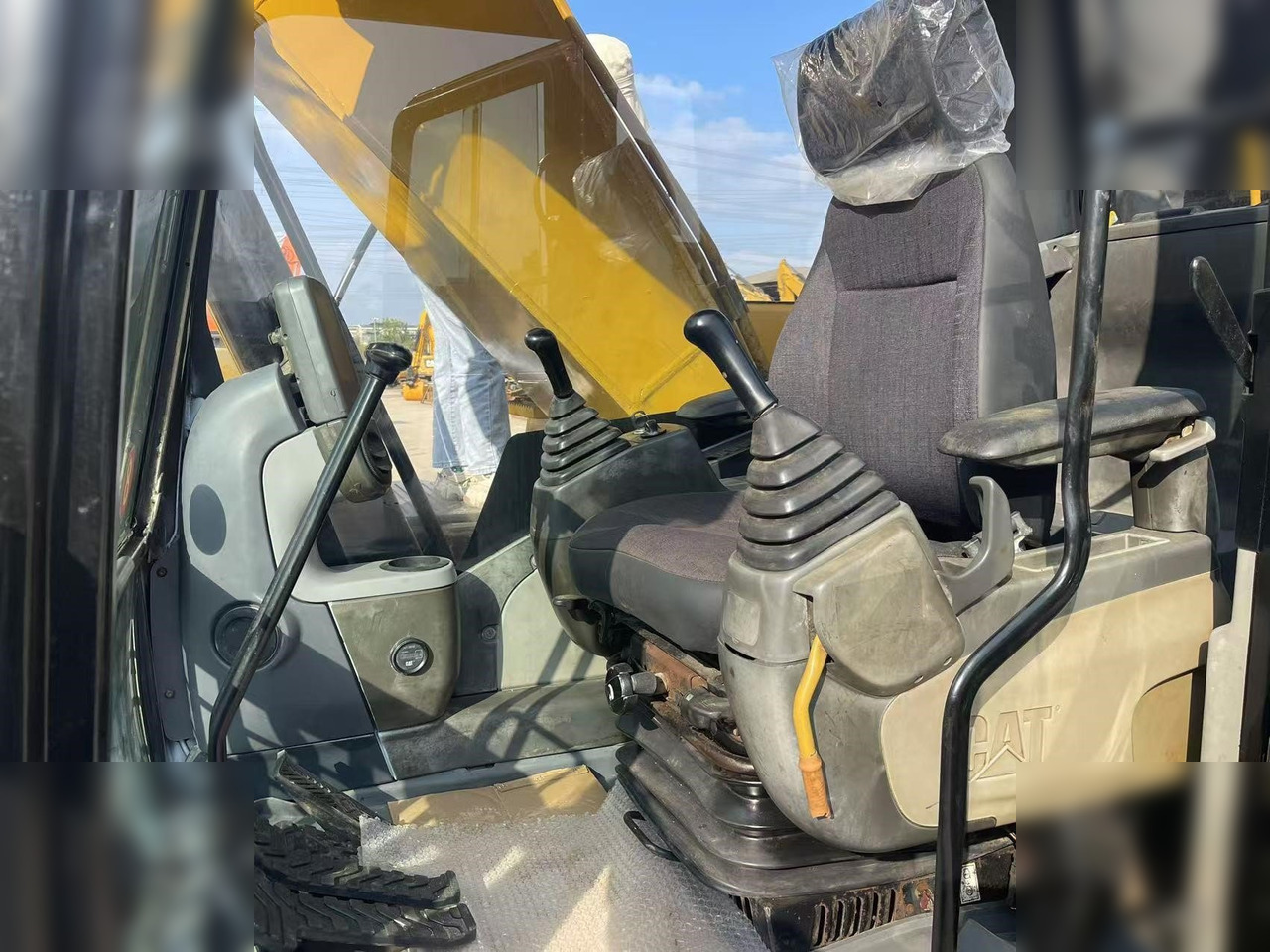 CATERPILLAR 320D - Pelle sur chenille: photos 5 CATERPILLAR 320D - Pelle sur chenille: photos 5