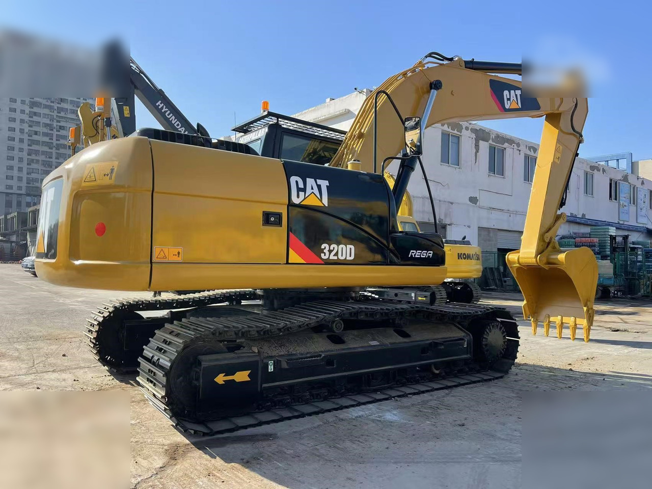 CATERPILLAR 320D - Pelle sur chenille: photos 3 CATERPILLAR 320D - Pelle sur chenille: photos 3