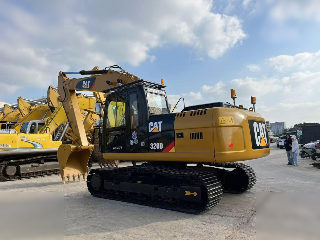 CATERPILLAR 320D - Pelle sur chenille: photos 2 CATERPILLAR 320D - Pelle sur chenille: photos 2