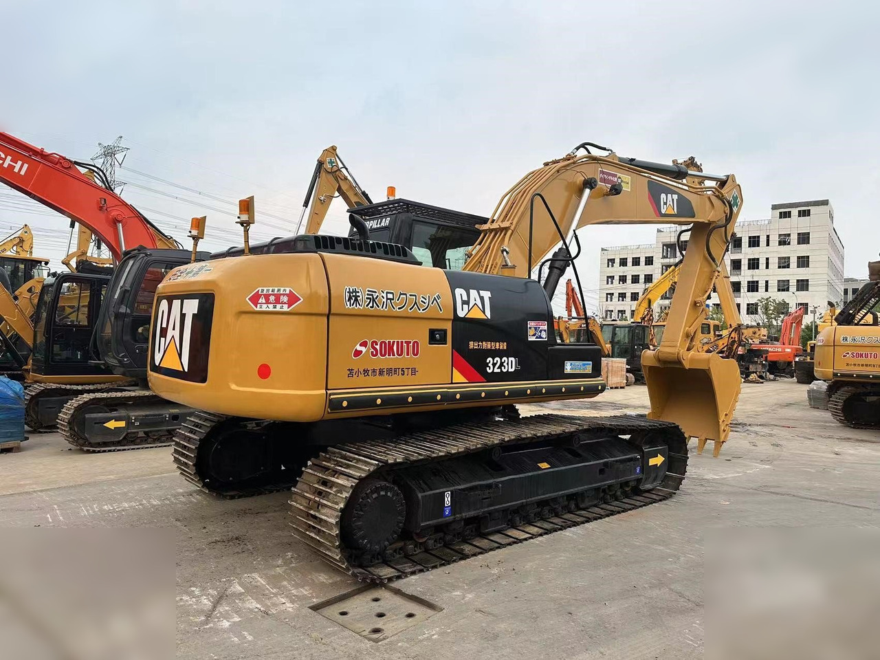 CATERPILLAR 323DL - Pelle sur chenille: photos 3 CATERPILLAR 323DL - Pelle sur chenille: photos 3