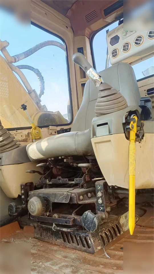 CATERPILLAR 330BL - Pelle sur chenille: photos 5 CATERPILLAR 330BL - Pelle sur chenille: photos 5