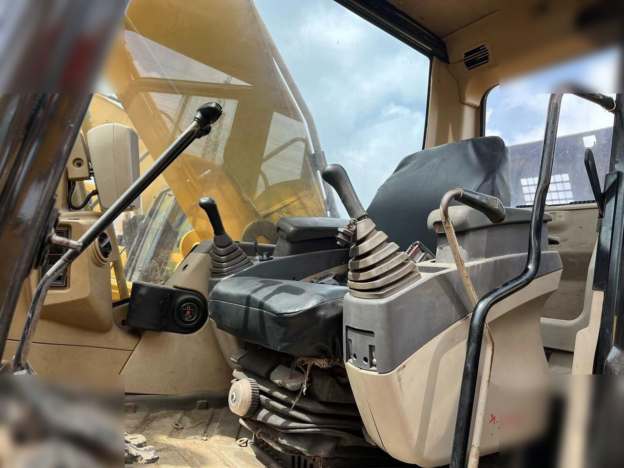 CATERPILLAR 330CL - Pelle sur chenille: photos 5 CATERPILLAR 330CL - Pelle sur chenille: photos 5
