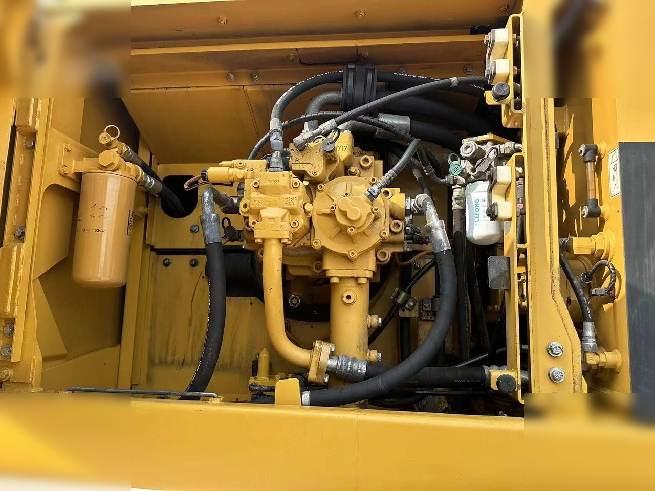 CATERPILLAR 345D - Pelle sur chenille: photos 5 CATERPILLAR 345D - Pelle sur chenille: photos 5