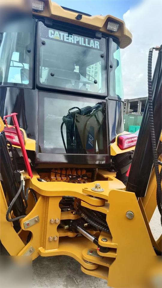 CATERPILLAR 430F - Tractopelle: photos 2 CATERPILLAR 430F - Tractopelle: photos 2