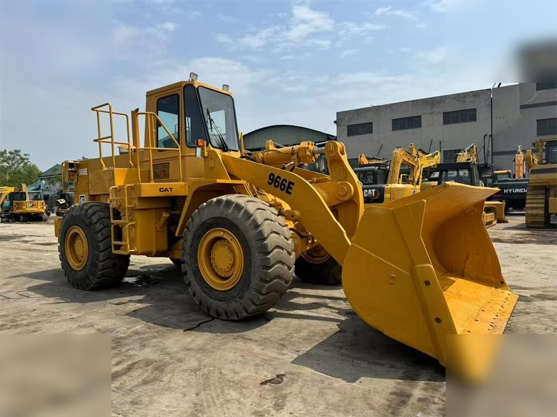 CATERPILLAR 966E - Chargeuse sur pneus: photos 2 CATERPILLAR 966E - Chargeuse sur pneus: photos 2