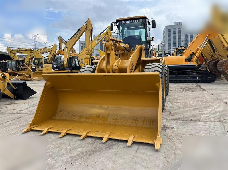 CATERPILLAR 966H - Chargeuse sur pneus: photos 3 CATERPILLAR 966H - Chargeuse sur pneus: photos 3