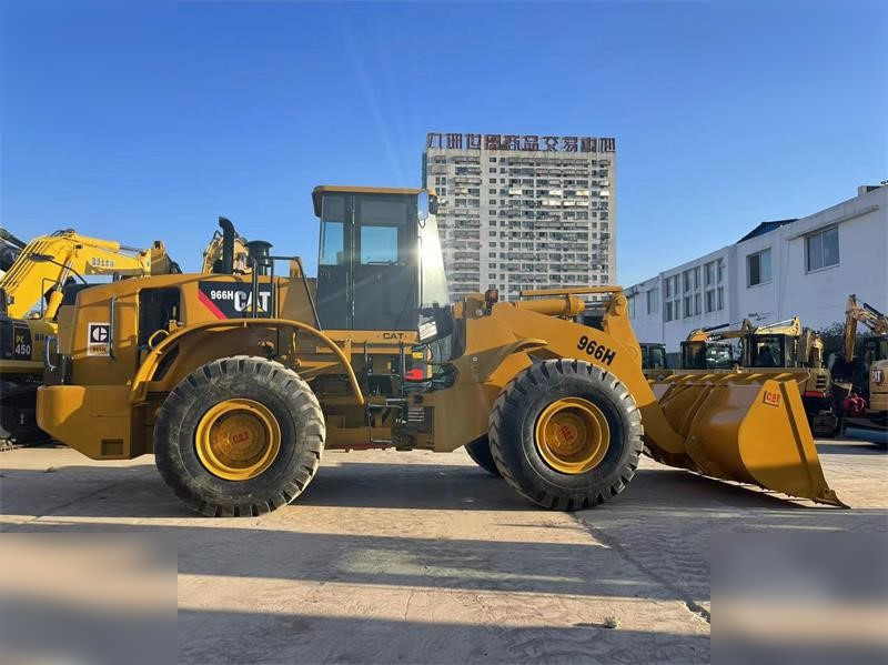 CATERPILLAR 966H - Chargeuse sur pneus: photos 2 CATERPILLAR 966H - Chargeuse sur pneus: photos 2