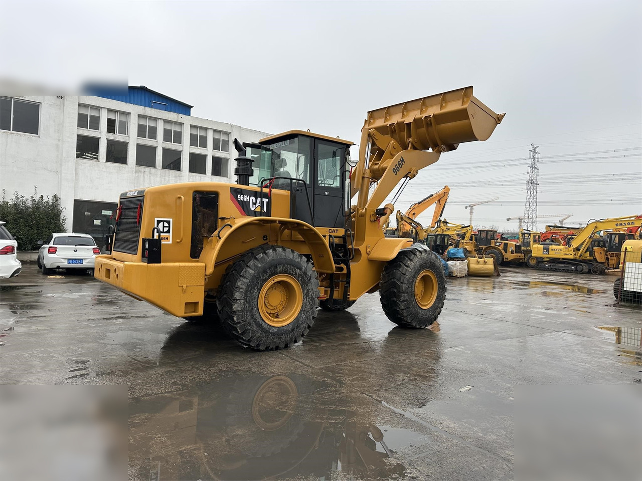 CATERPILLAR 966H - Chargeuse sur pneus: photos 2 CATERPILLAR 966H - Chargeuse sur pneus: photos 2