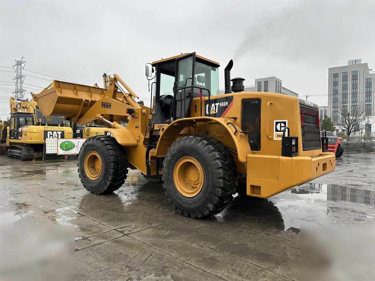 CATERPILLAR 966H - Chargeuse sur pneus: photos 4 CATERPILLAR 966H - Chargeuse sur pneus: photos 4