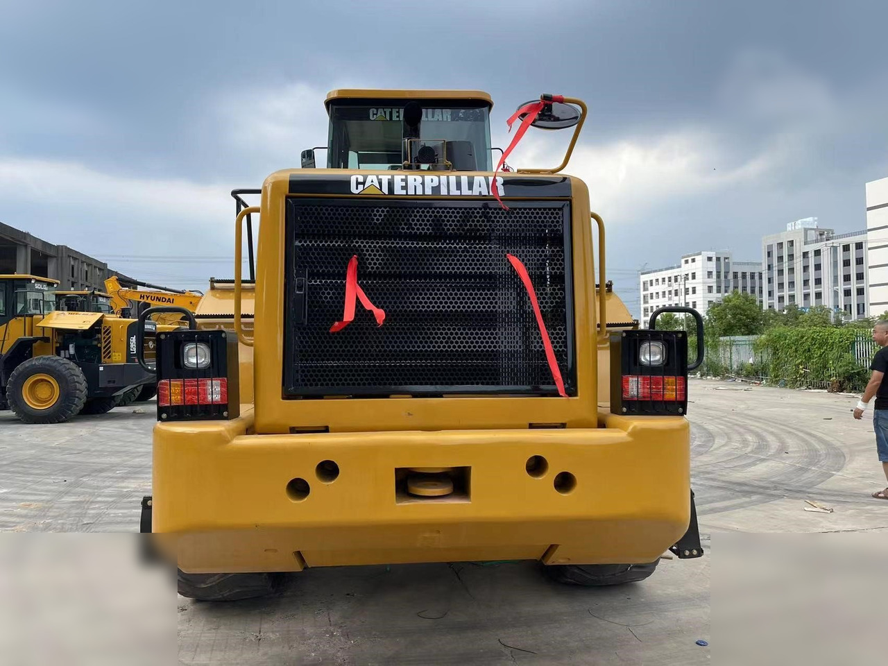 CATERPILLAR 966H - Chargeuse sur pneus: photos 4 CATERPILLAR 966H - Chargeuse sur pneus: photos 4