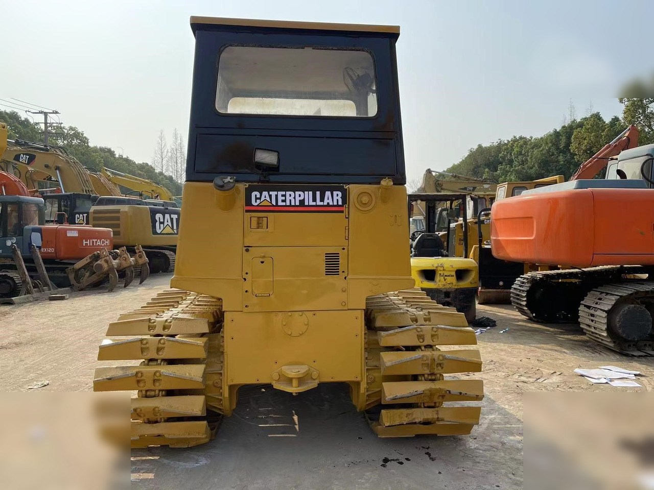 CATERPILLAR D4C - Bulldozer: photos 4 CATERPILLAR D4C - Bulldozer: photos 4