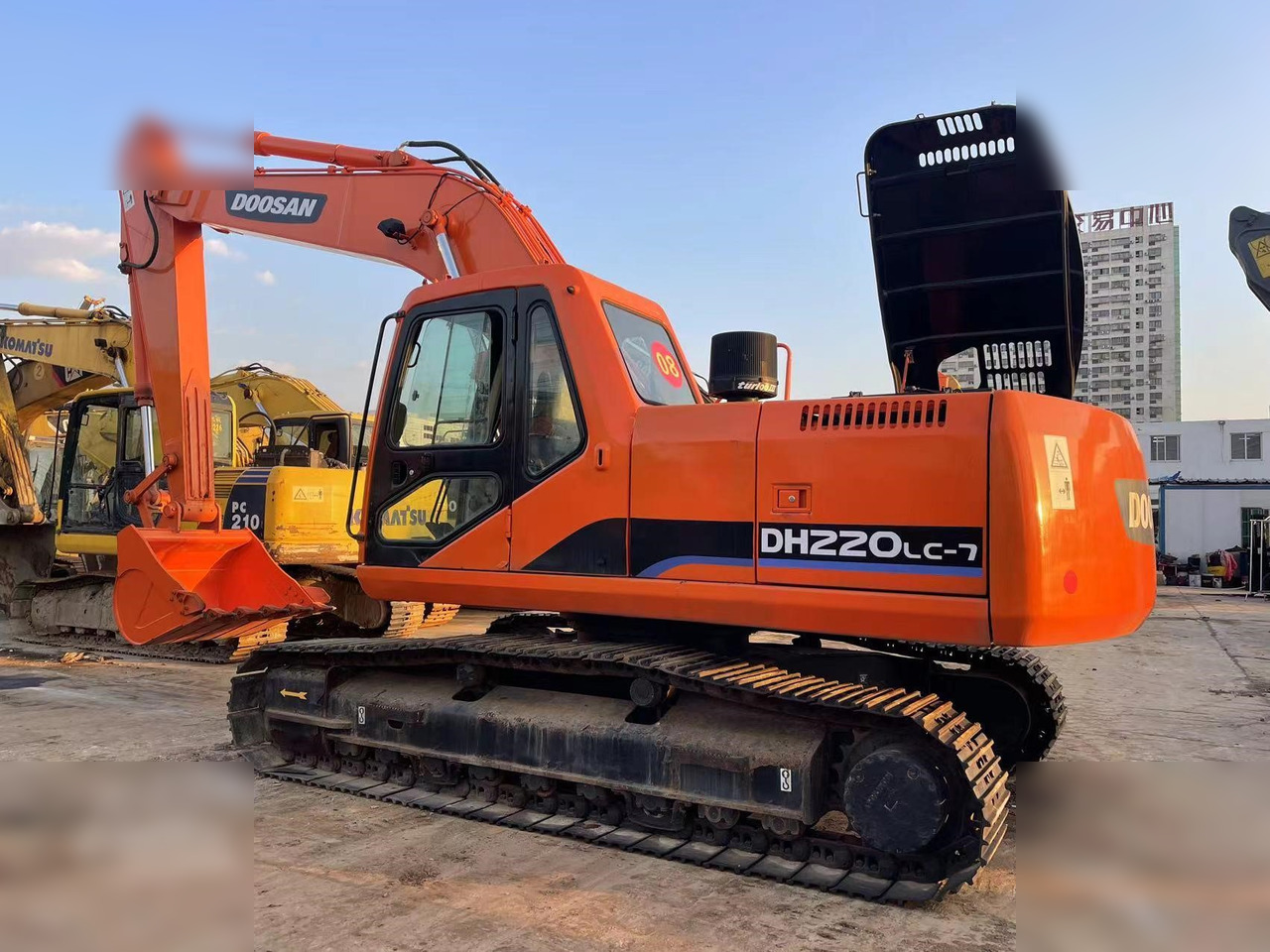 DOOSAN DH220 LC-7 - Pelle sur chenille: photos 3 DOOSAN DH220 LC-7 - Pelle sur chenille: photos 3