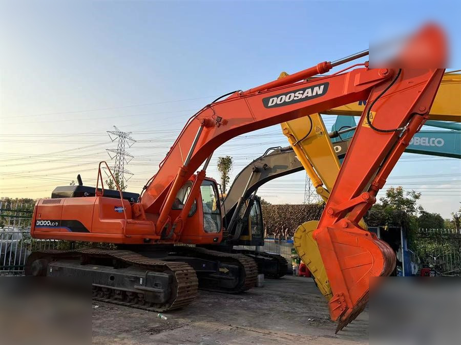 DOOSAN DH300 LC-7 - Pelle sur chenille: photos 3 DOOSAN DH300 LC-7 - Pelle sur chenille: photos 3
